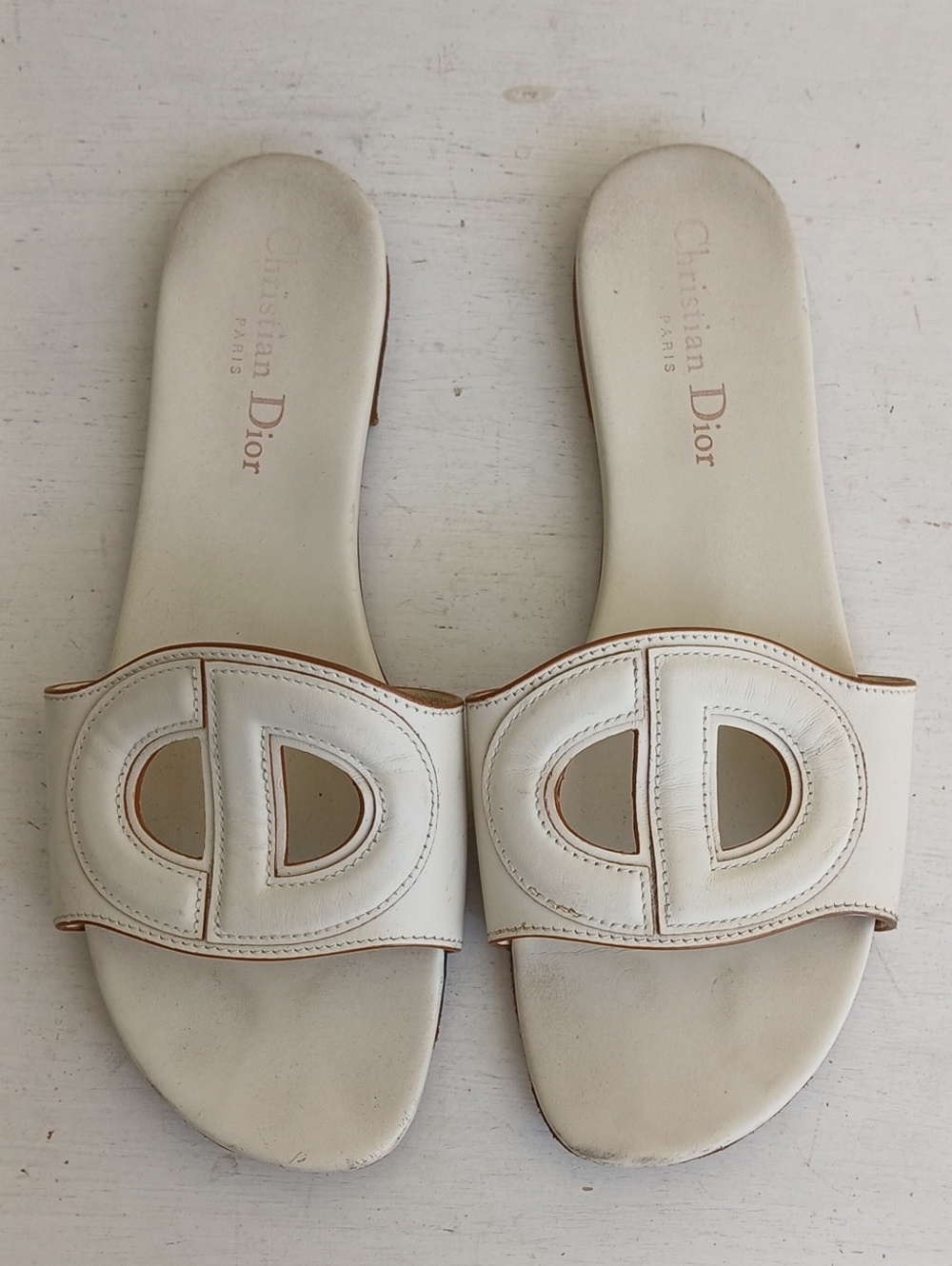 Dior D Club Ivory Size 38.5 Leather Flat Slides